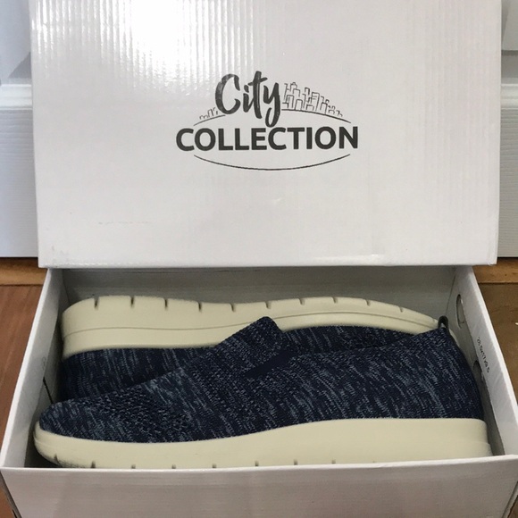 Sketchers City Collection slip ons - Picture 2 of 7